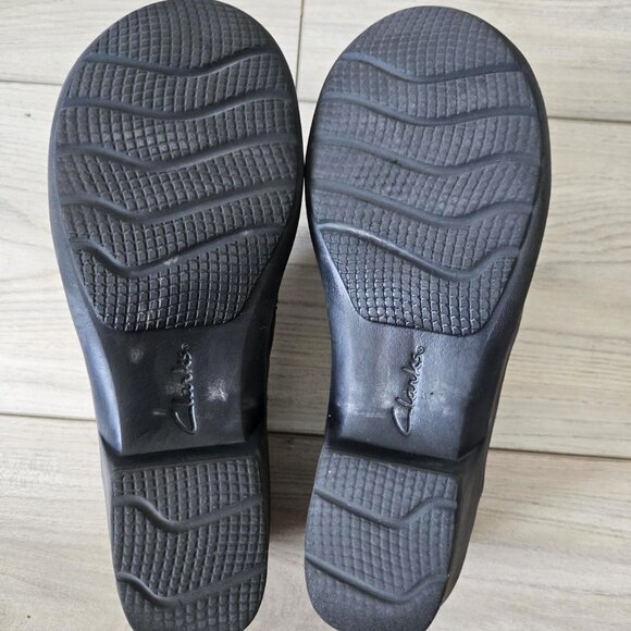 Clarks Angie Pearl Shoes, Size 7.5 - Picture 6 of 6